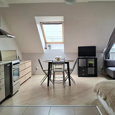 Апартаменты Cozy In Old Town